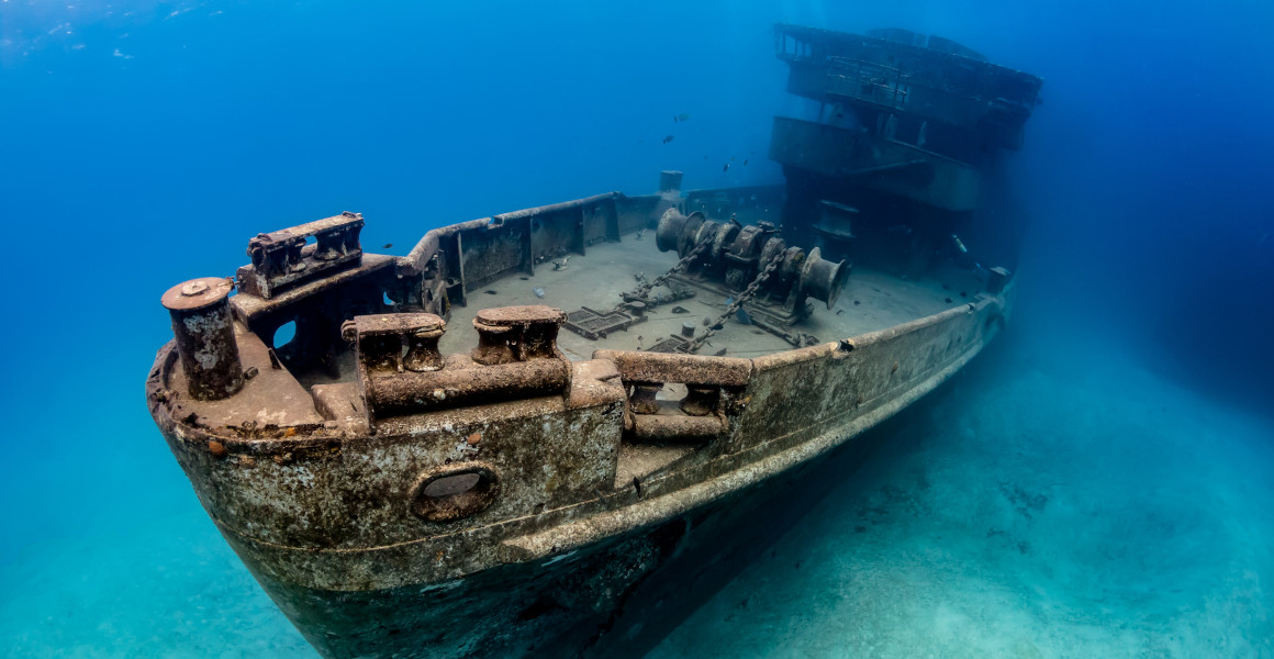 World war shipwrecks are leaking pollutants into the world's oceans ...